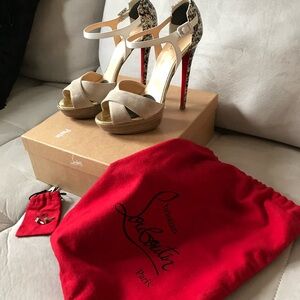 CHRISTIAN LOUBOUTIN
PRE-OWNED Sporting 140 Veau Velours Patent Leather Heels 40